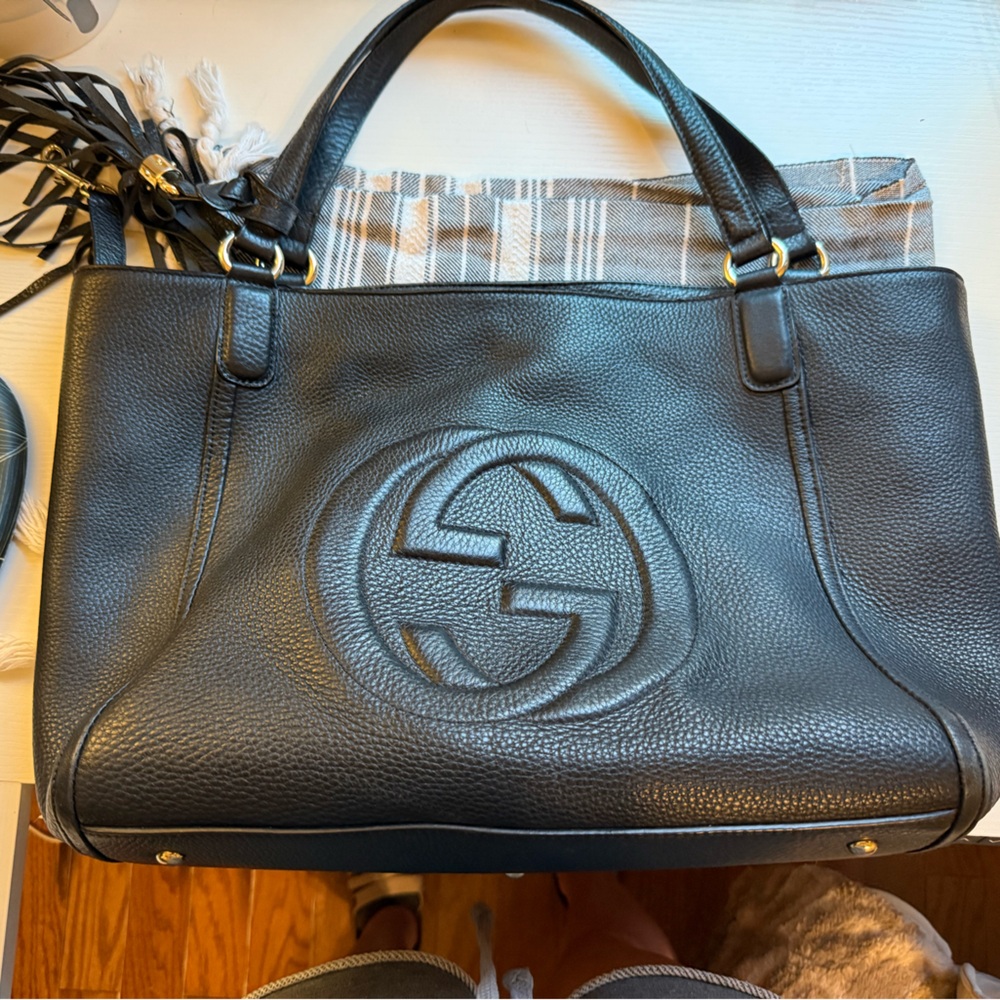 Gucci Black Pebbled Leather Shoulder Bag